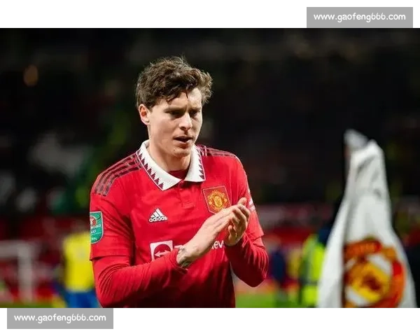 滕哈格亲赴谈判!林德洛夫加盟药厂进入倒计时 滕哈格亲赴谈判!林德洛夫加盟药厂进入倒计时